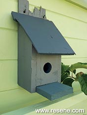 Make a rustic birdhouse