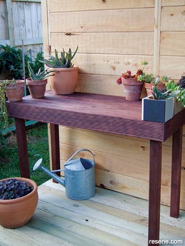 How to make a stylish garden table