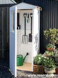 How to create a storage shed using old doors