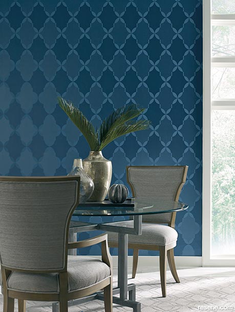 Wallpaper with a metallic quadrefoil pattern