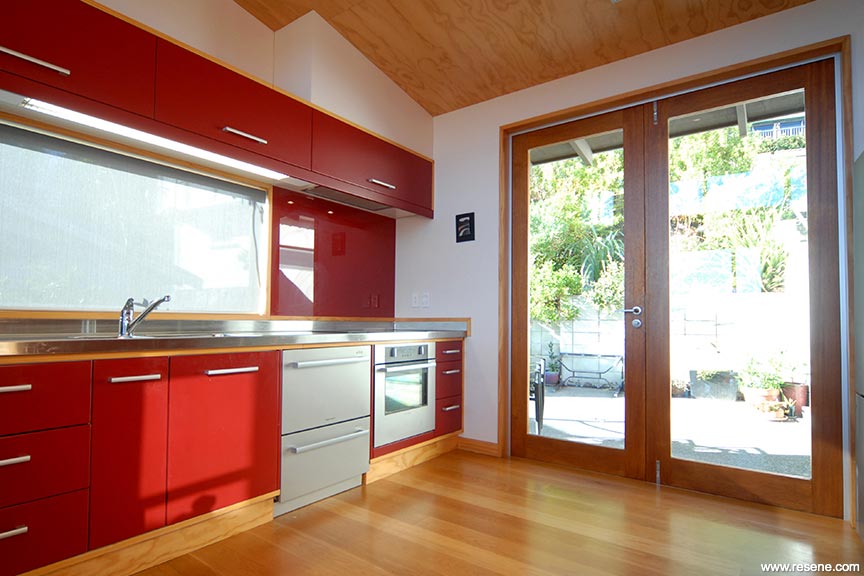 Red kitchen 3