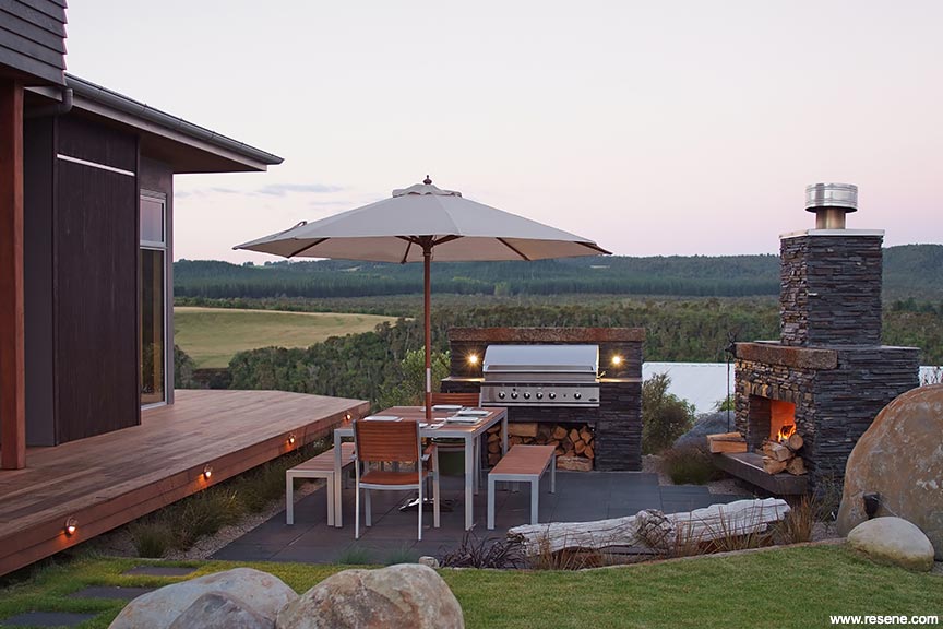 Luxury lodge - outdoor fireplace 2