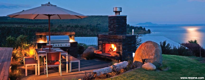 Luxury lodge - outdoor fireplace