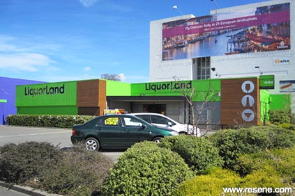 Liquorland store exterior re-image
