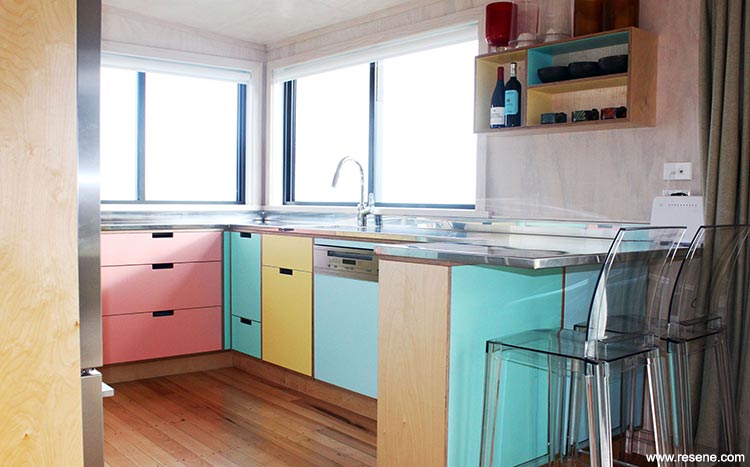 Using colour in the kitchen
