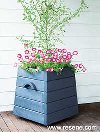 How to to make a DIY planter box