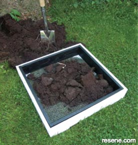 How to make a soil sifter