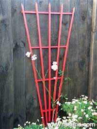 How to make a support frame for roses or other climbers