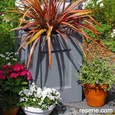 Make a concrete planter for your garden