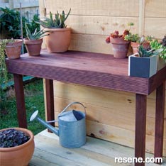 How to build a simple garden table