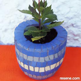Transform a terracotta pot 