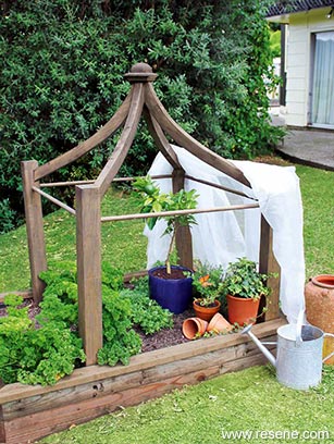 How to build a bed frame for your garden