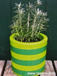 Paint a stripped pot for your garden