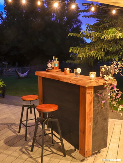 How to build an outside bar