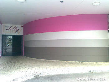 An eye catching entrance area with a bold Resene pink feature