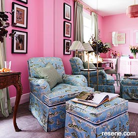 Pink study with mirror wall