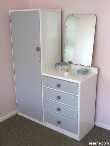 How to paint/refinish a dressing table