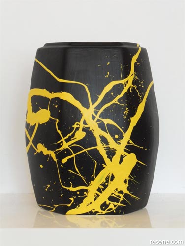 Create this stylish two-tone splatter vase.