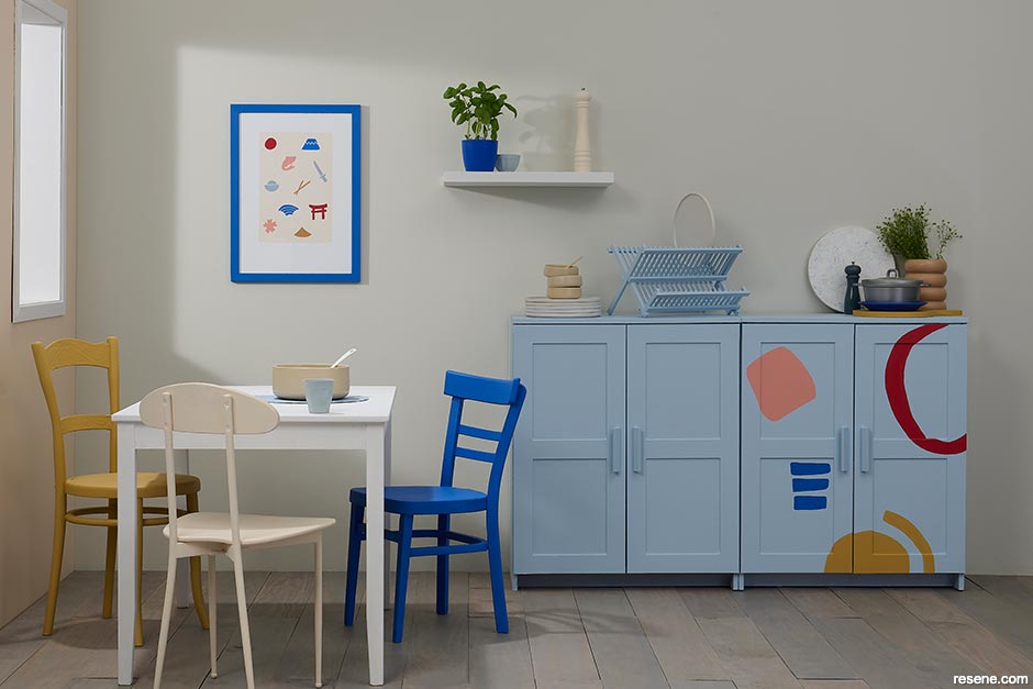 Make a dining space more cohesive with clever repeated use of colour