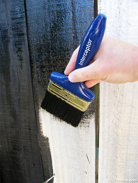 Stain your fence - apply finish