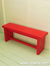 Build and paint an bench.