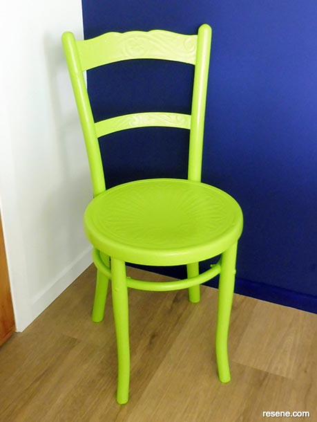 How to paint a bentwood chair