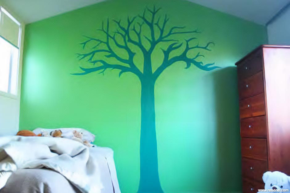 Tree mural in kids bedroom