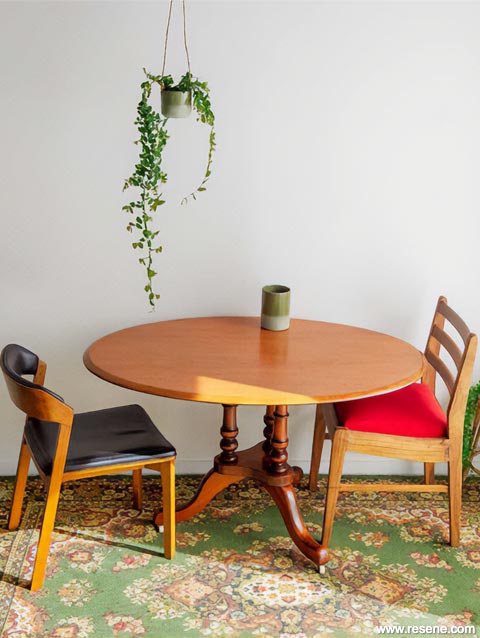 How to restore an antique dining room table