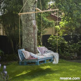 Luxurious garden swing