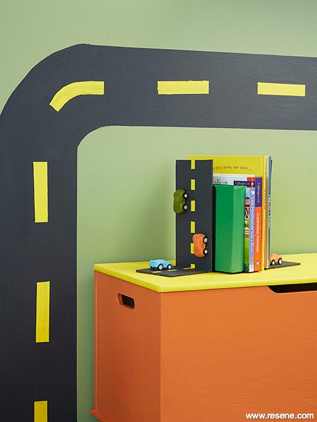 Painted roads bookends
