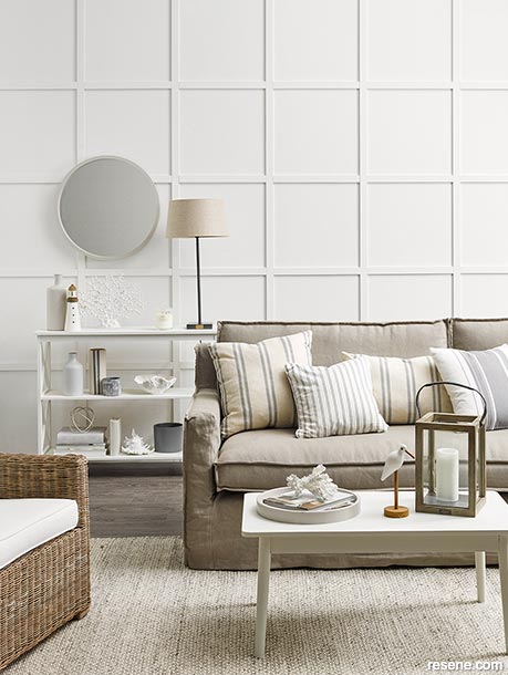 Hamptons layered neutral lounge