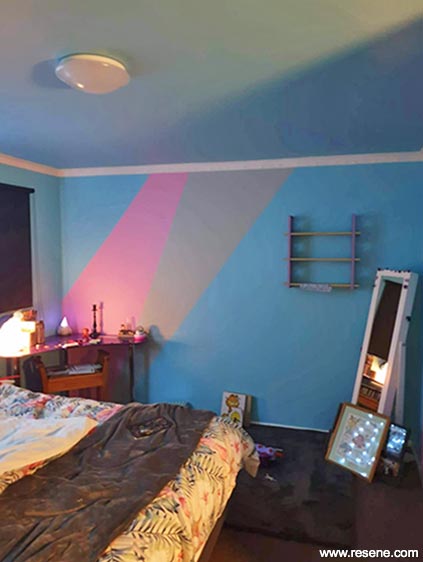 Teenage girl's room
