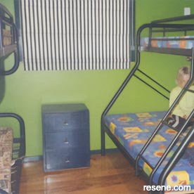 Green kid's bedroom