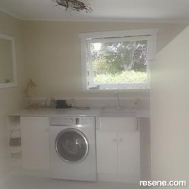 Neutral cottage laundry room