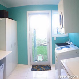 A fun coloured laundry room - teal!