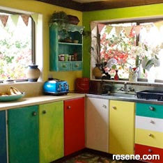 Vibrant colours in kitchen