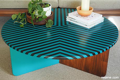 How to make a striped coffee table