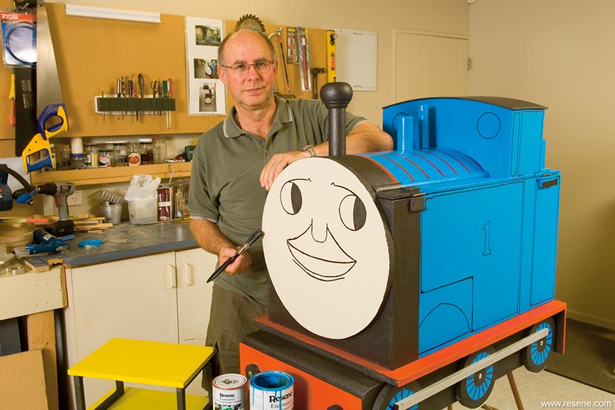 Making a wooden tank engine