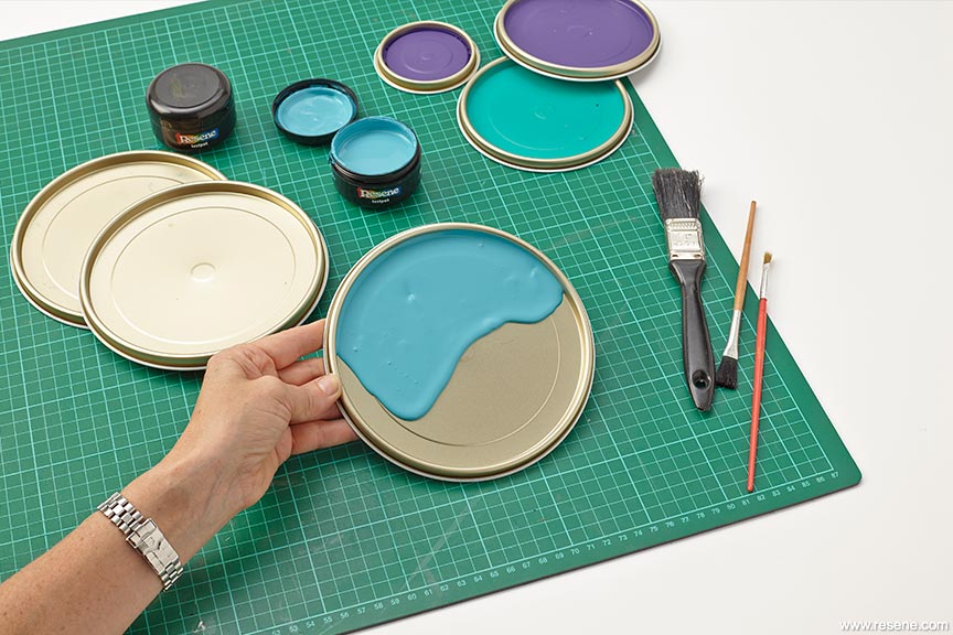 Painting lids