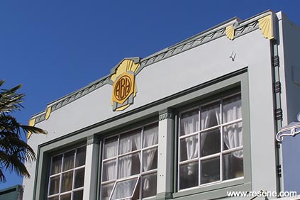 Art Deco Building details