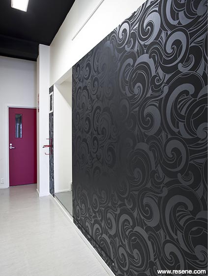 Black and silver wall pattern