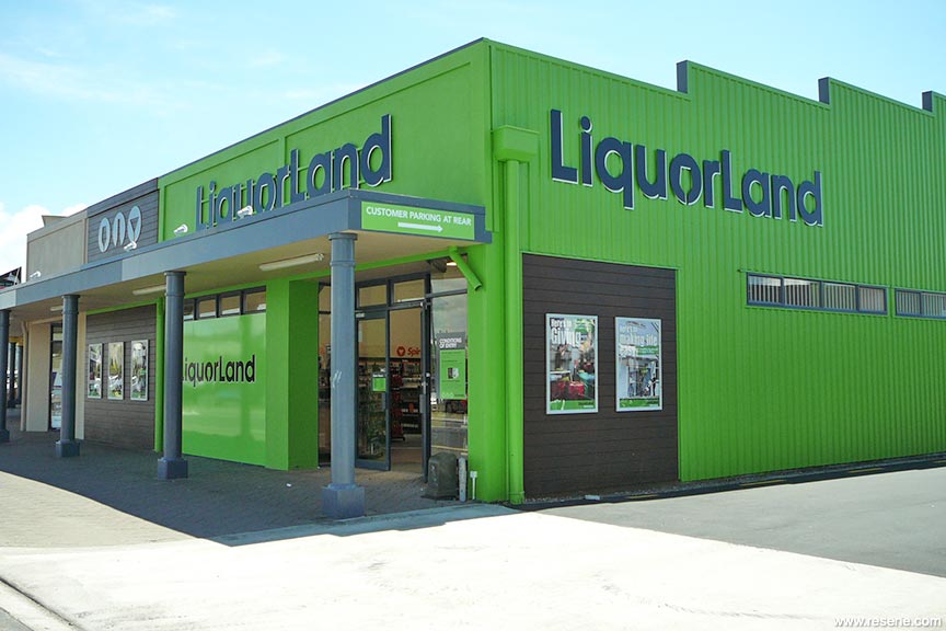 Liquorland store exterior