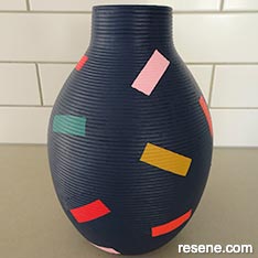 Paint a vase