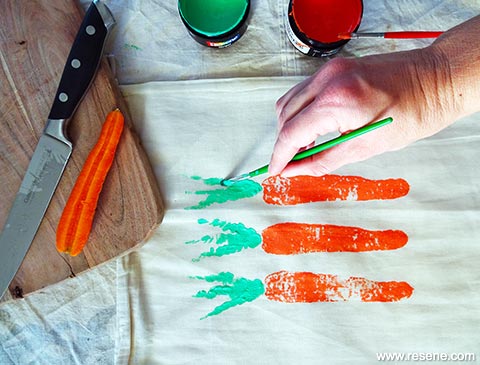 Paint carrot details