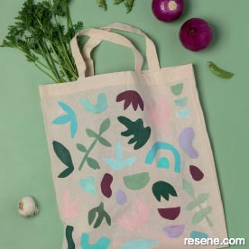 Paint a shopping bag