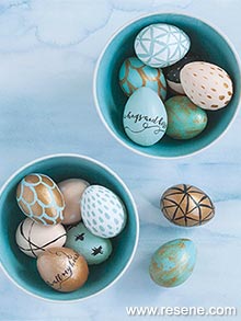 How to create handpainted easter eggs
