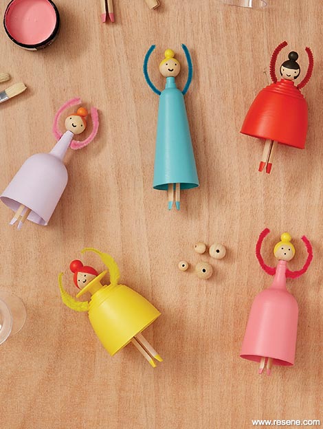Make cute coloured party cup dolls for your kids